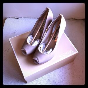Michael Kors Peep-toe Pumps